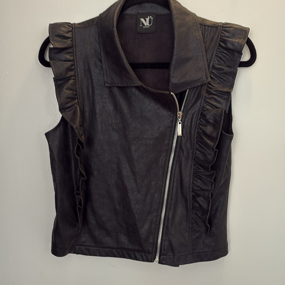 Women's Black Sleeveless Ruffle Vest
